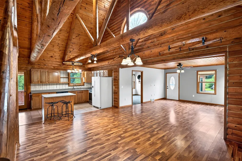 565 Beckman Road La Crescent, MN 55947