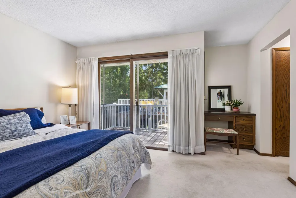 12915 Lone Oak Drive Minnetonka, MN 55305