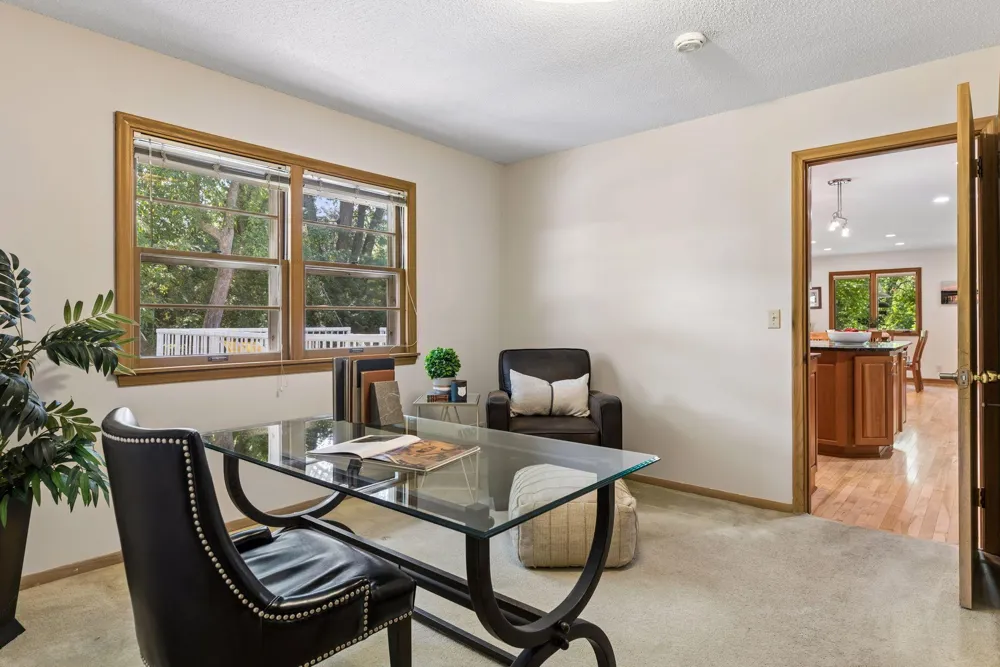 12915 Lone Oak Drive Minnetonka, MN 55305