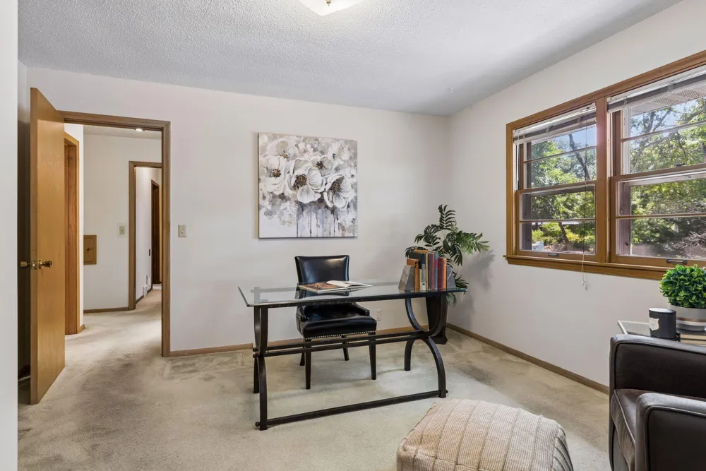 12915 Lone Oak Drive Minnetonka, MN 55305