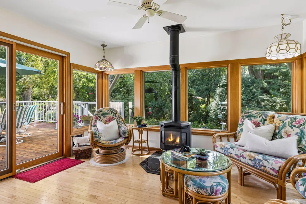 12915 Lone Oak Drive Minnetonka, MN 55305