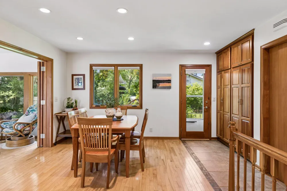 12915 Lone Oak Drive Minnetonka, MN 55305
