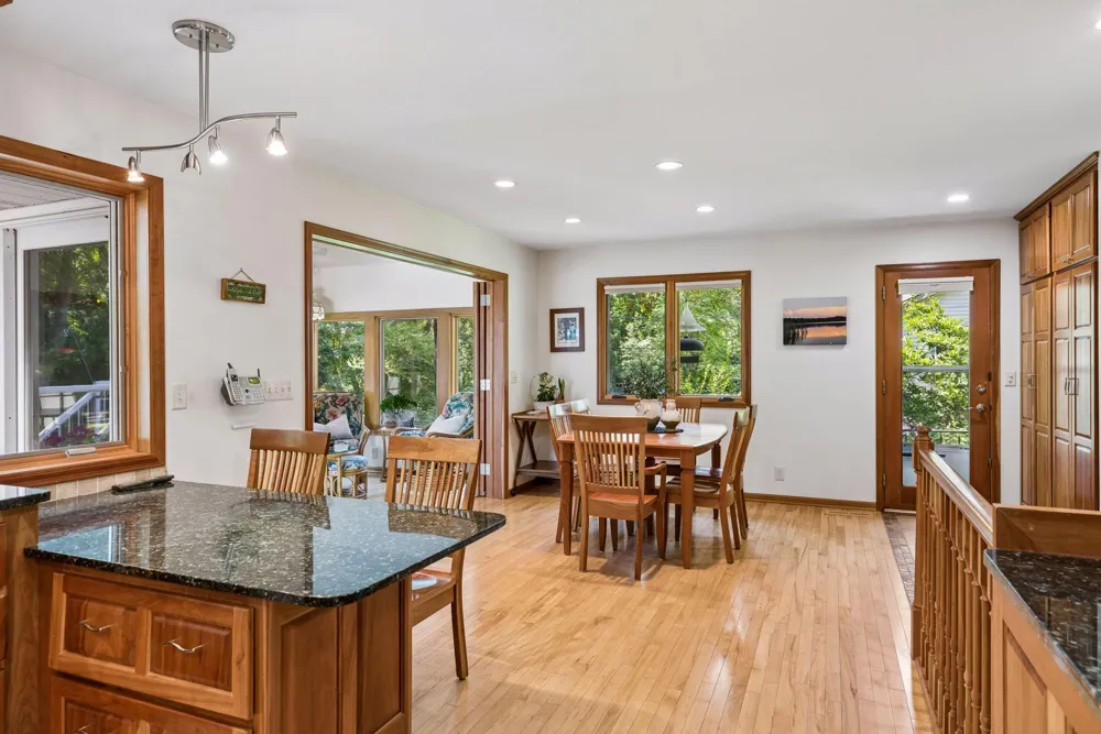 12915 Lone Oak Drive Minnetonka, MN 55305