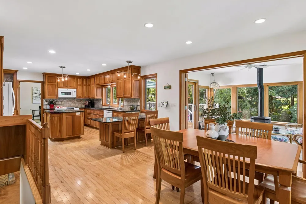 12915 Lone Oak Drive Minnetonka, MN 55305