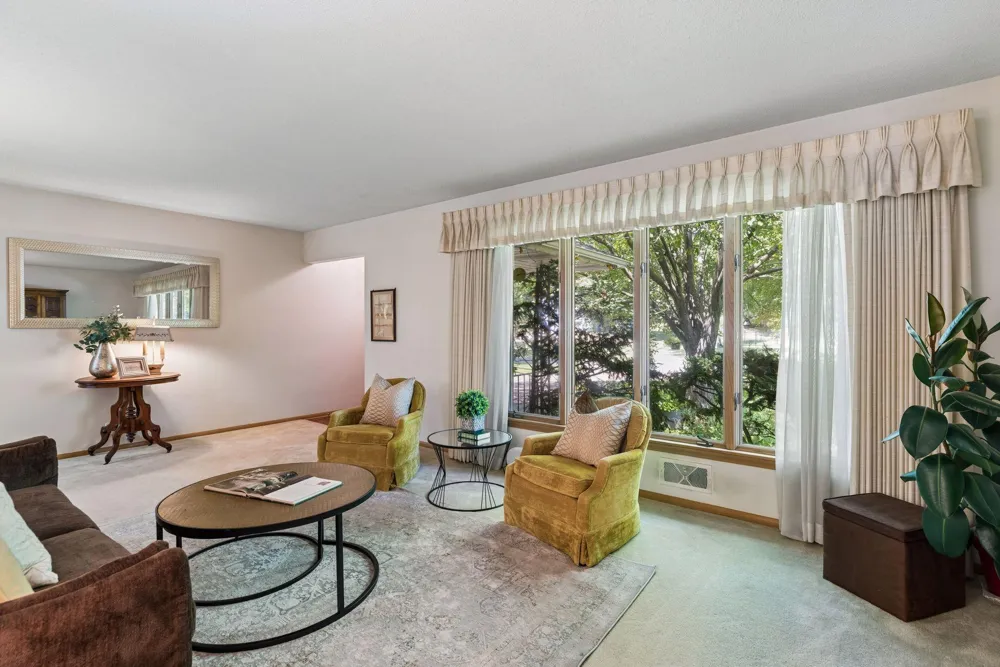 12915 Lone Oak Drive Minnetonka, MN 55305