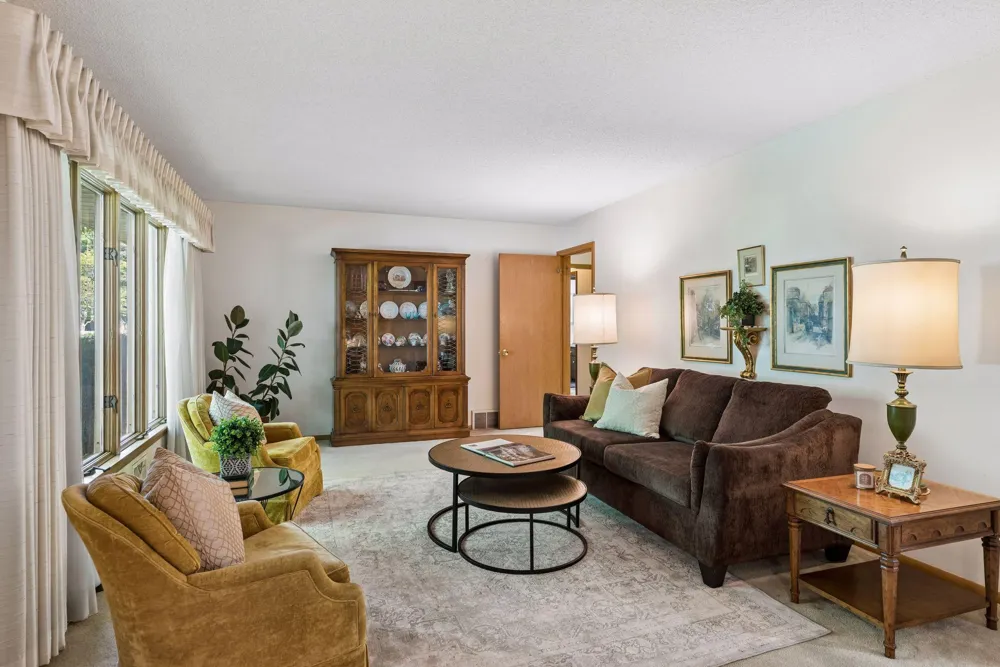 12915 Lone Oak Drive Minnetonka, MN 55305