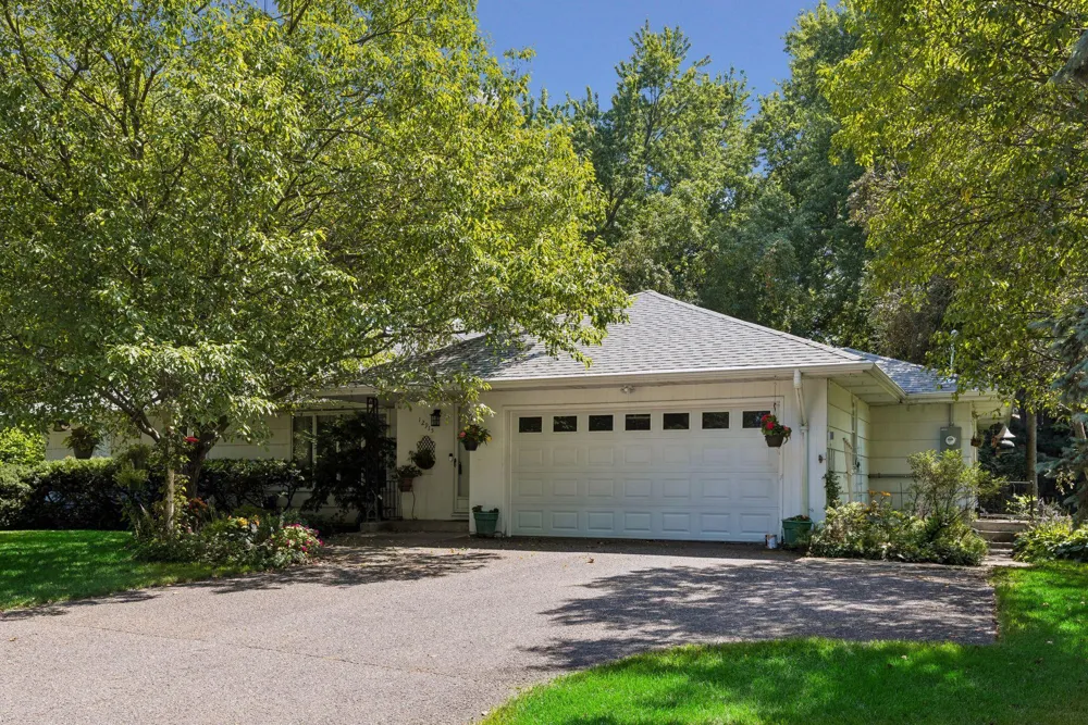 12915 Lone Oak Drive Minnetonka, MN 55305