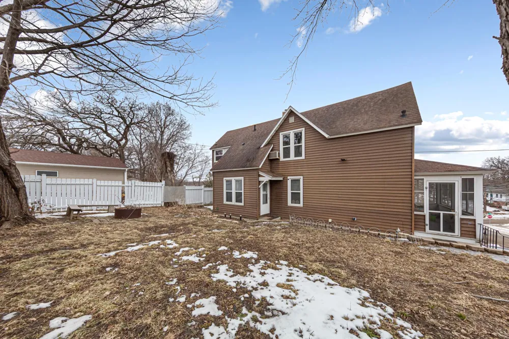 118 1st Street SW Faribault, MN 55021