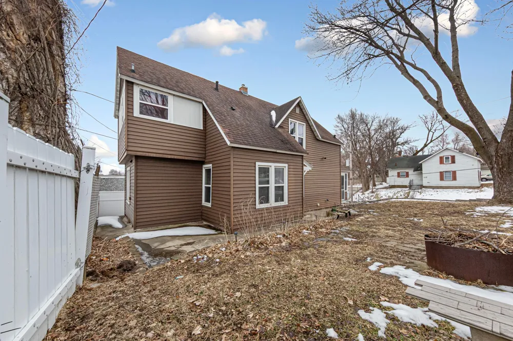 118 1st Street SW Faribault, MN 55021