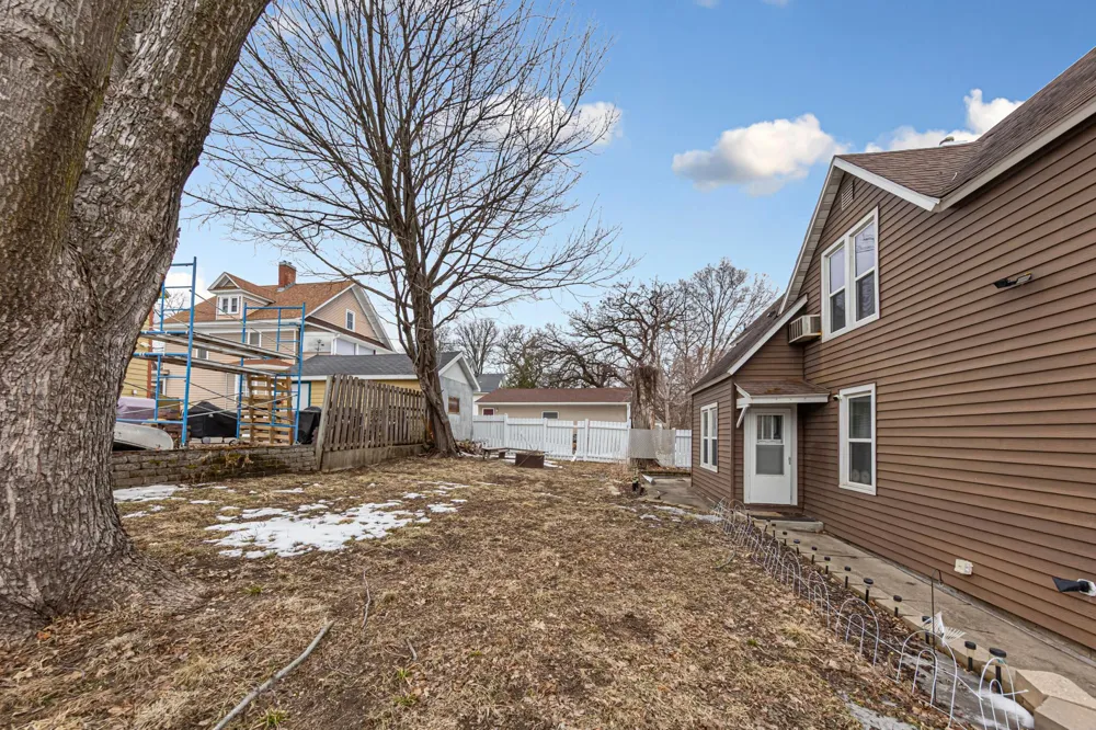 118 1st Street SW Faribault, MN 55021