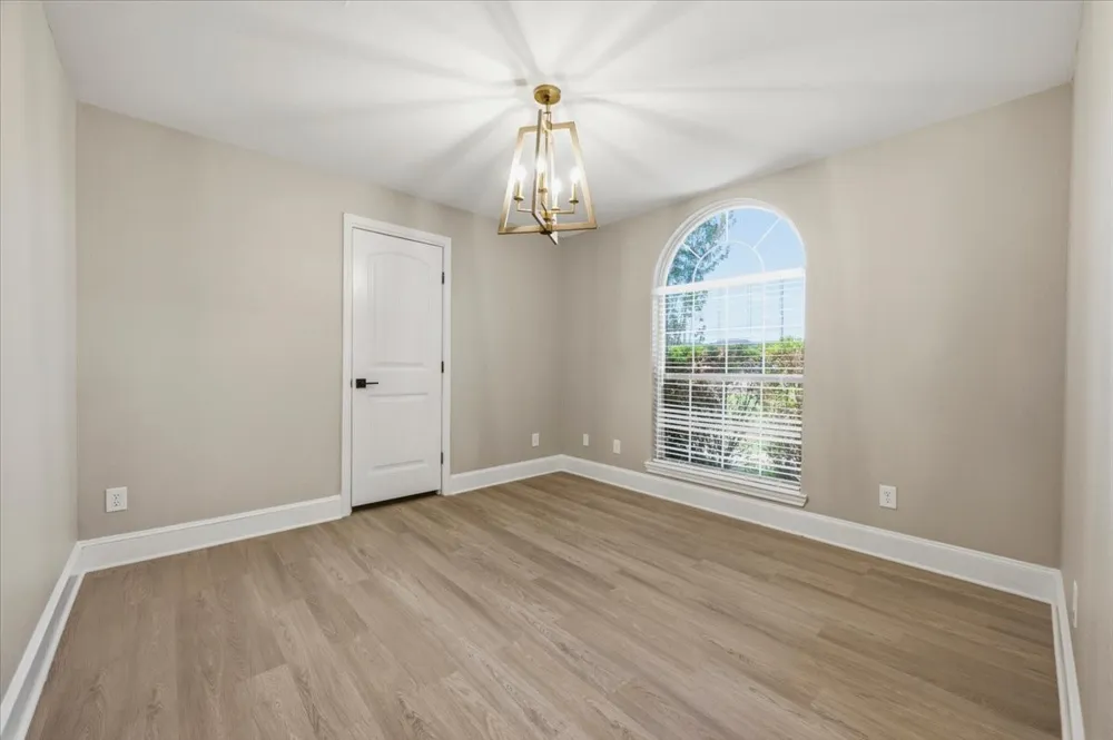 833 Shady Brook Lane Red Oak, TX 75154