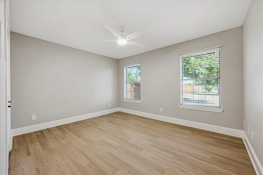 833 Shady Brook Lane Red Oak, TX 75154