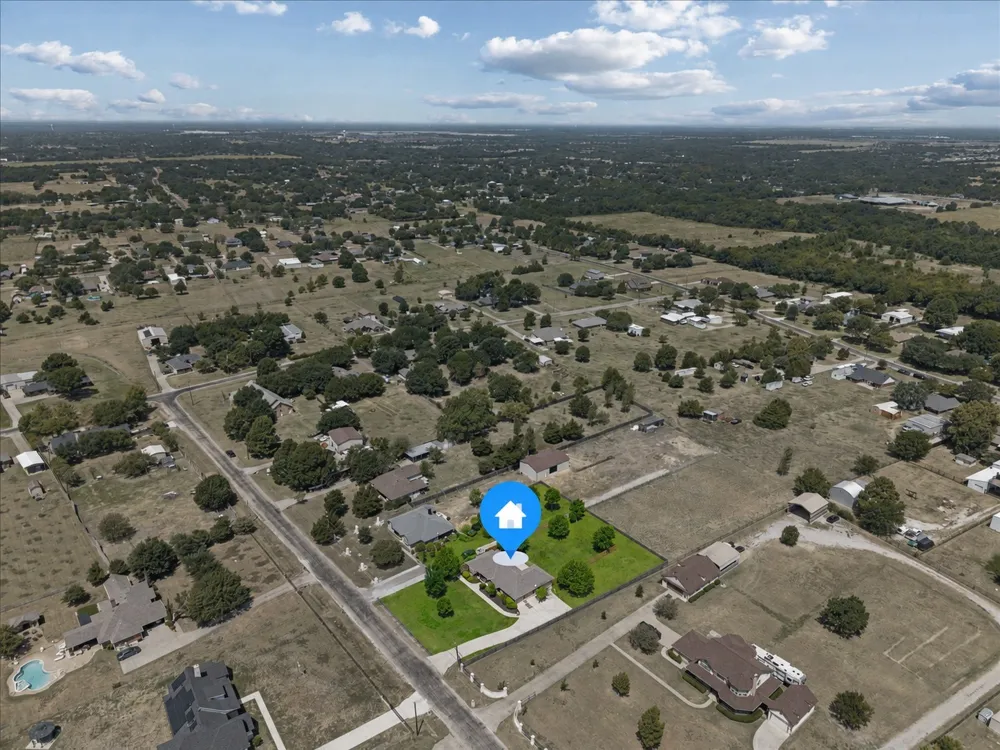 833 Shady Brook Lane Red Oak, TX 75154