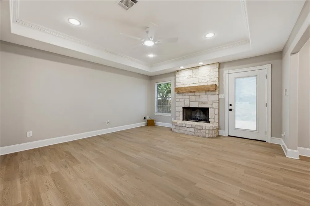 833 Shady Brook Lane Red Oak, TX 75154