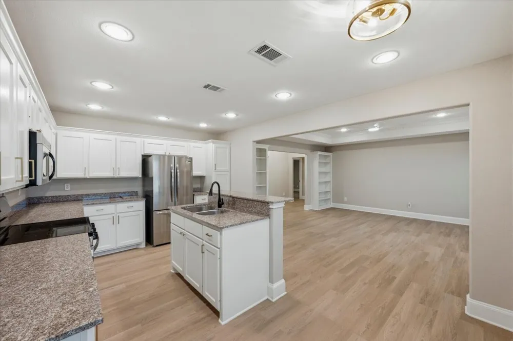 833 Shady Brook Lane Red Oak, TX 75154
