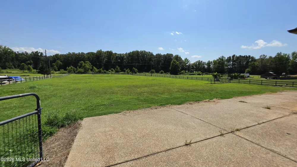 9567 Holly Springs Road Hernando, MS 38632