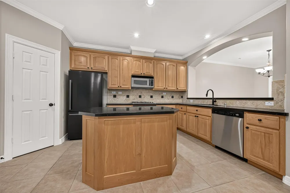 4307 Lake Walk Court Missouri City, TX 77459