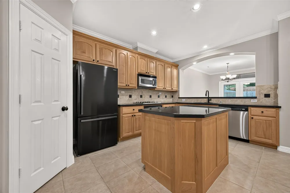 4307 Lake Walk Court Missouri City, TX 77459