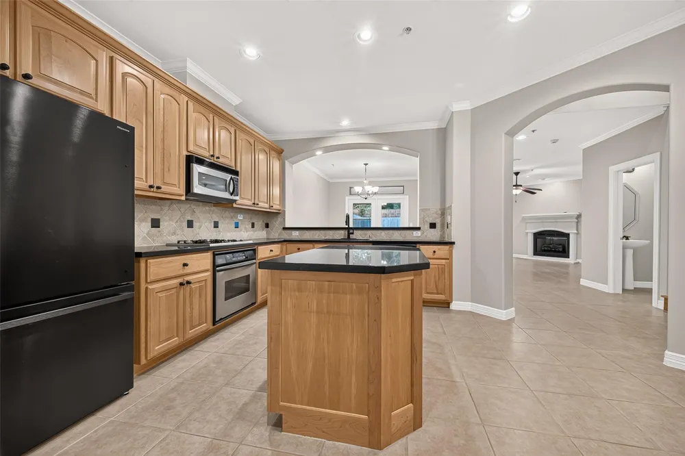 4307 Lake Walk Court Missouri City, TX 77459