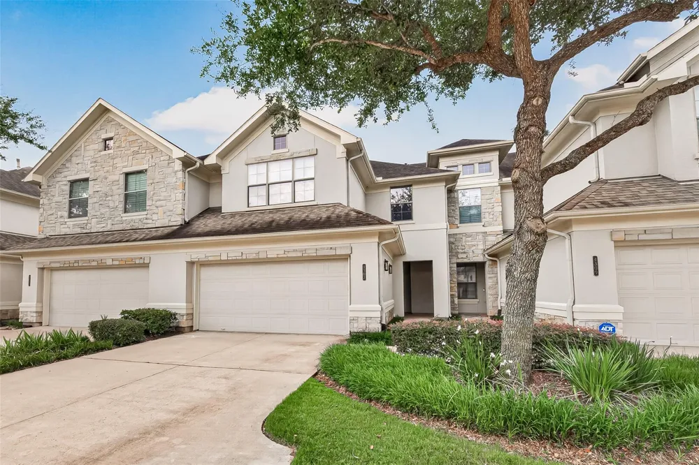 4307 Lake Walk Court Missouri City, TX 77459