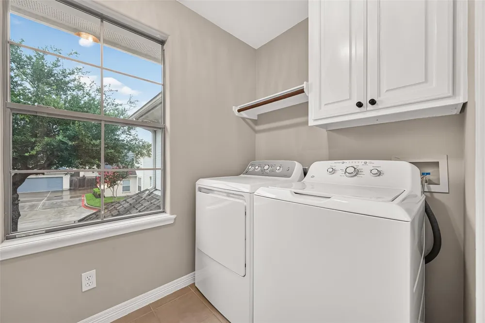 4307 Lake Walk Court Missouri City, TX 77459