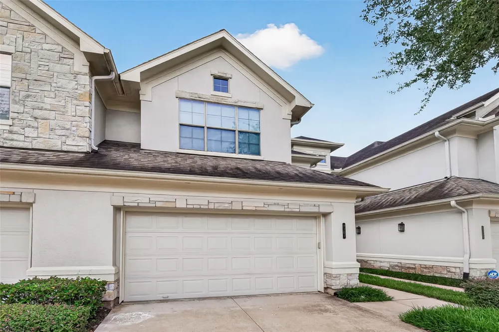 4307 Lake Walk Court Missouri City, TX 77459