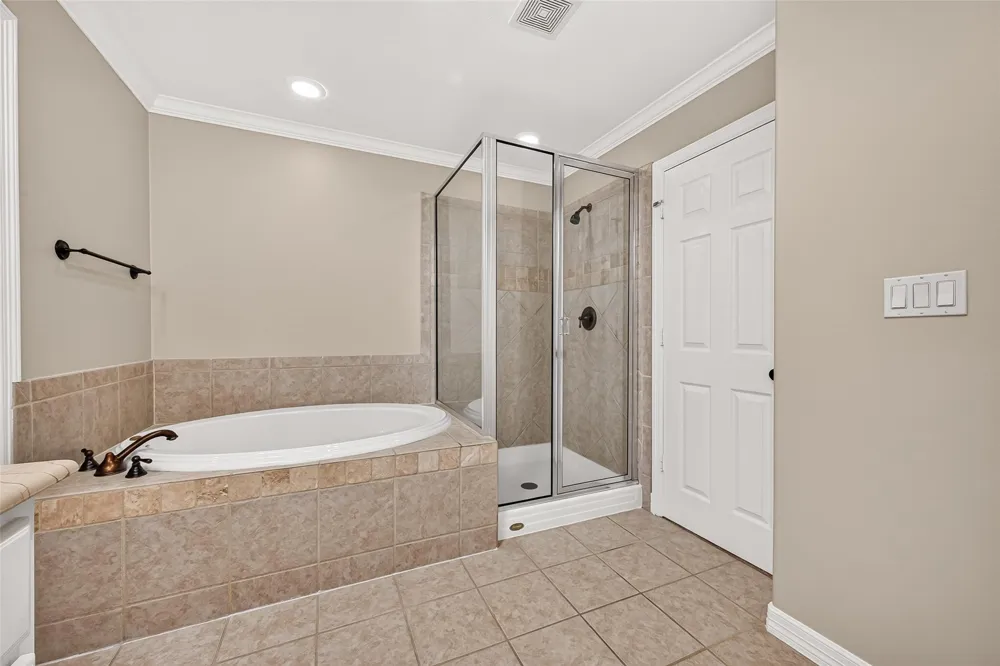 4307 Lake Walk Court Missouri City, TX 77459