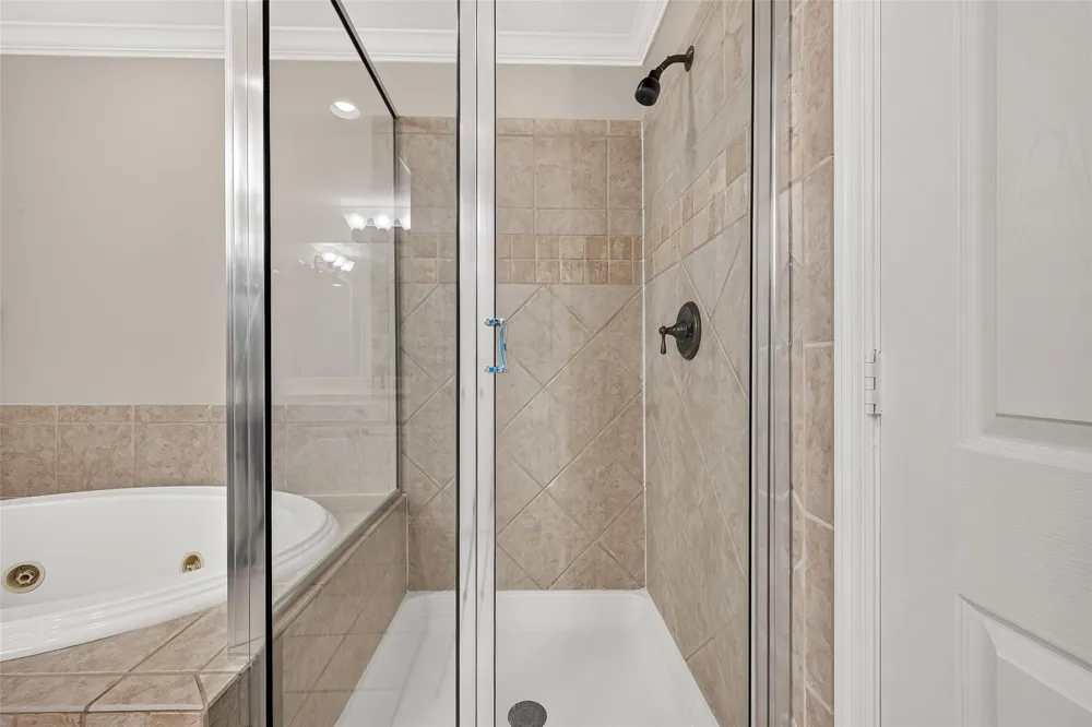 4307 Lake Walk Court Missouri City, TX 77459