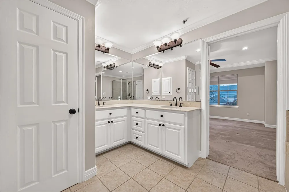 4307 Lake Walk Court Missouri City, TX 77459