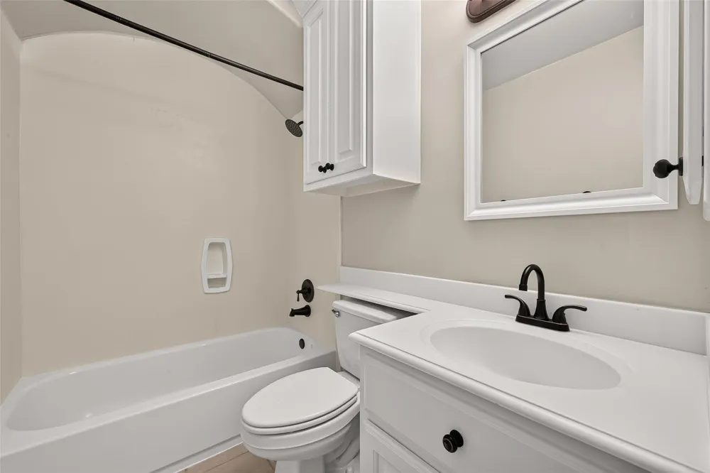 4307 Lake Walk Court Missouri City, TX 77459