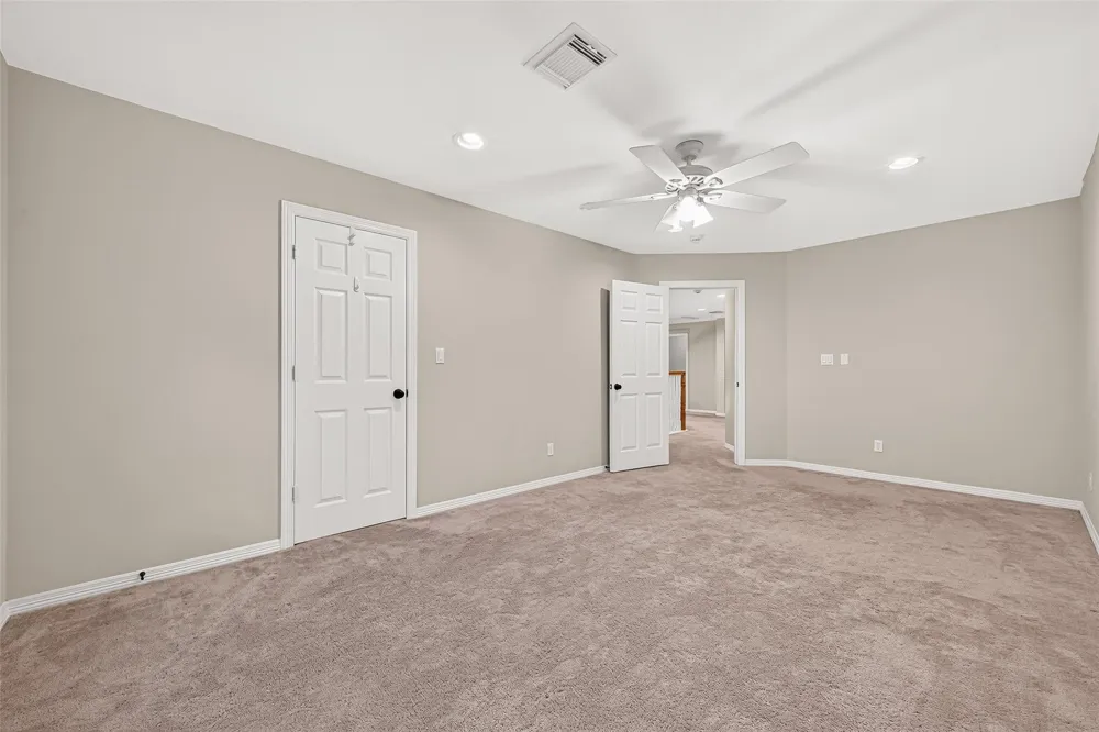 4307 Lake Walk Court Missouri City, TX 77459