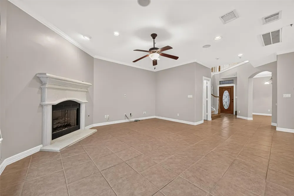 4307 Lake Walk Court Missouri City, TX 77459