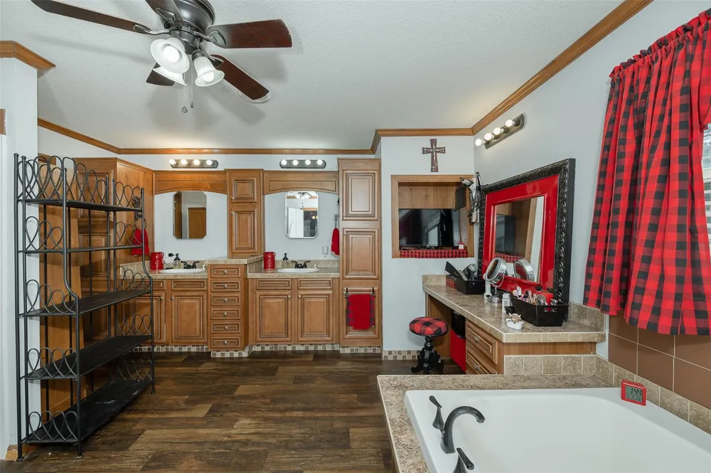 9658 Panther Creek Road Iola, TX 77861