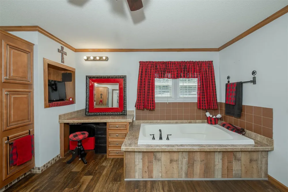 9658 Panther Creek Road Iola, TX 77861