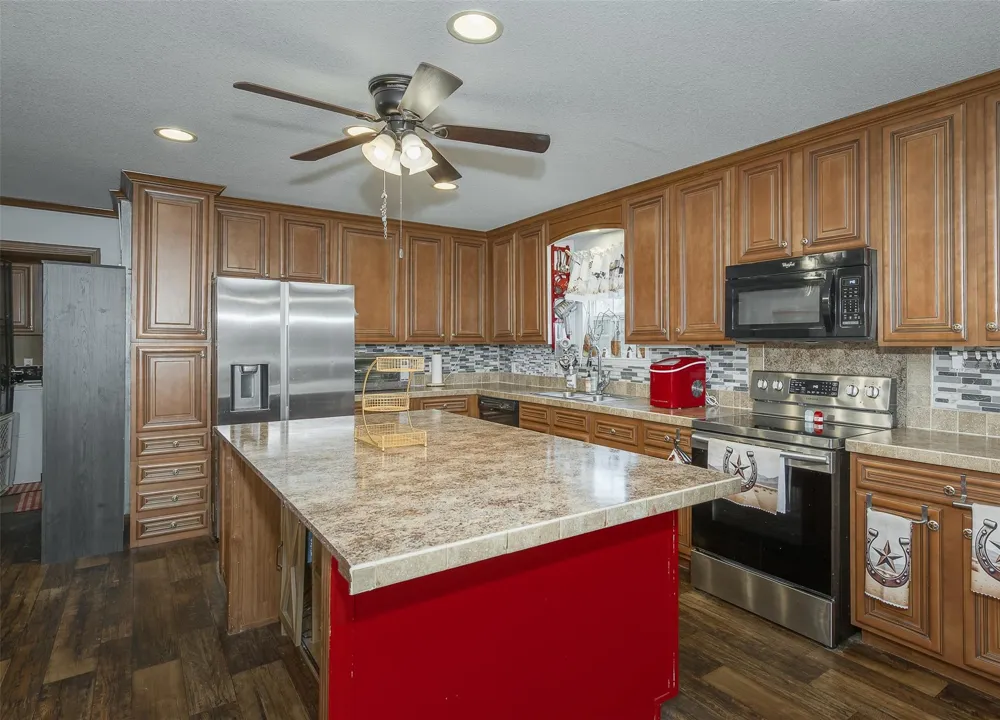 9658 Panther Creek Road Iola, TX 77861