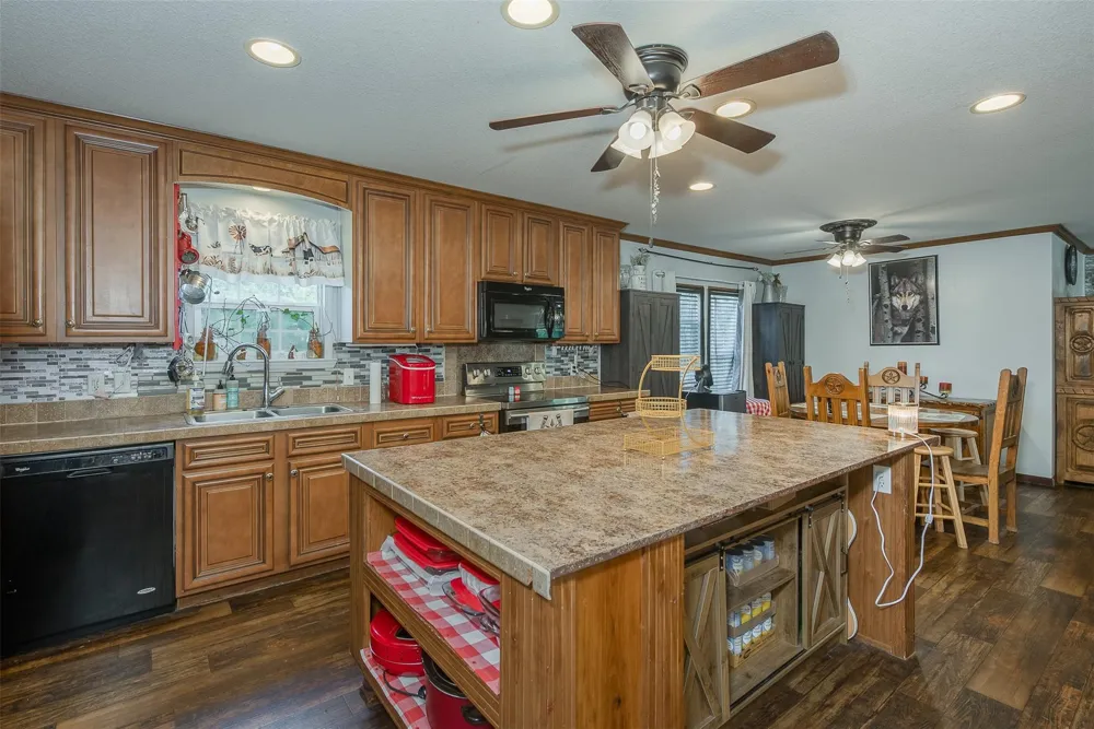 9658 Panther Creek Road Iola, TX 77861