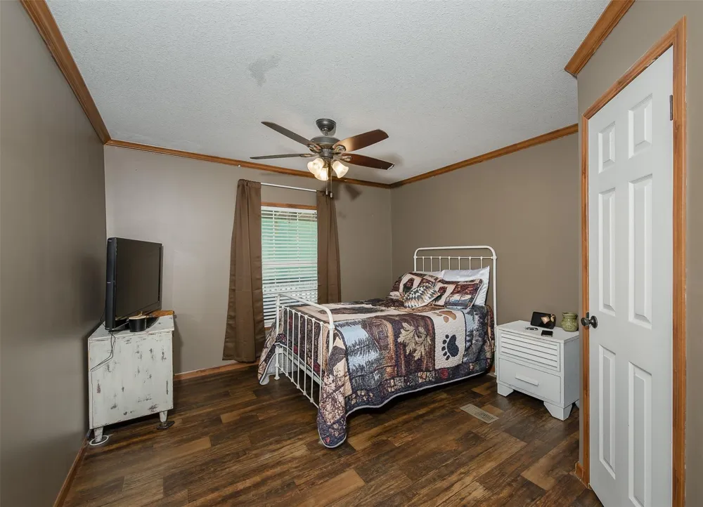 9658 Panther Creek Road Iola, TX 77861