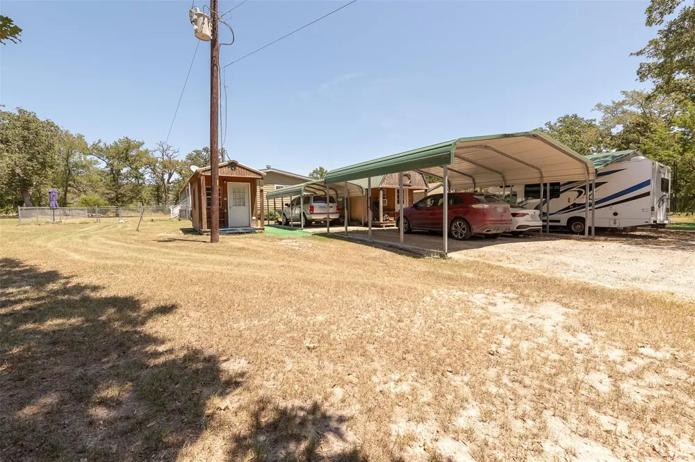 9658 Panther Creek Road Iola, TX 77861