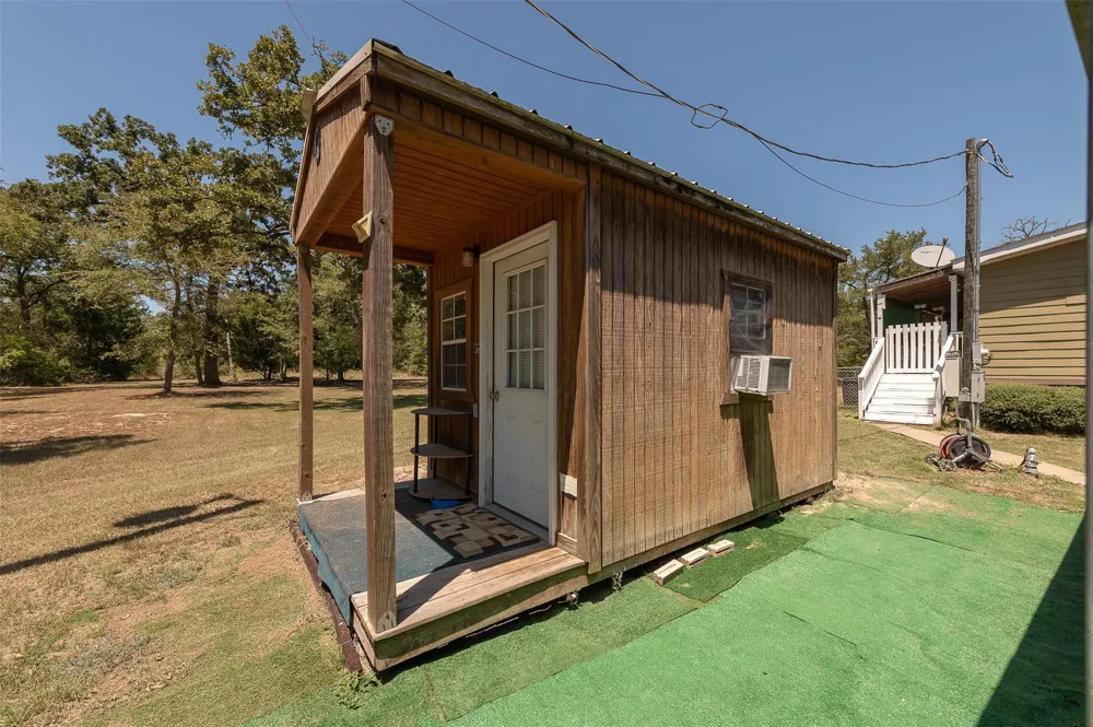 9658 Panther Creek Road Iola, TX 77861