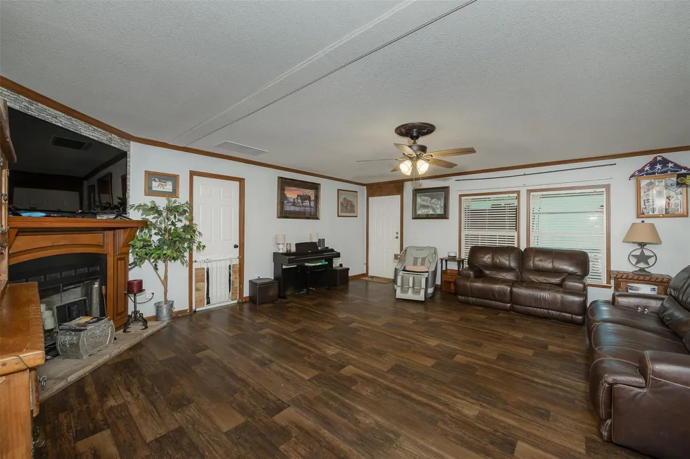9658 Panther Creek Road Iola, TX 77861