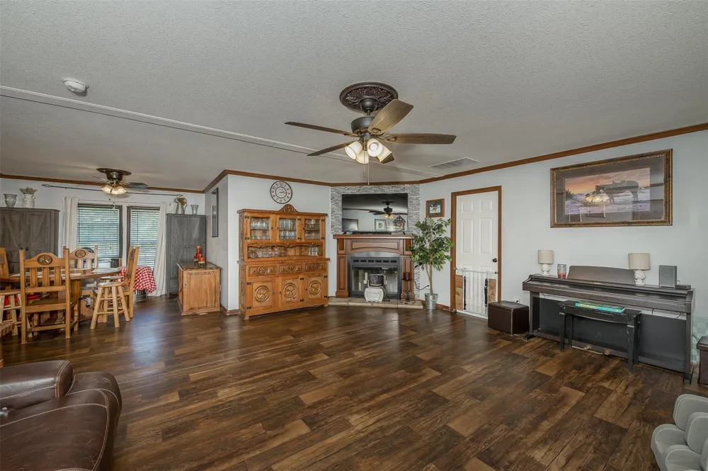 9658 Panther Creek Road Iola, TX 77861