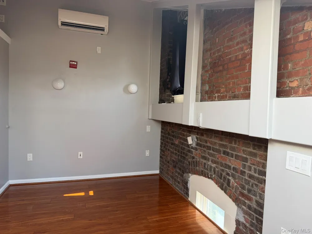94 4th Ave #314 Bay Shore, NY 11706