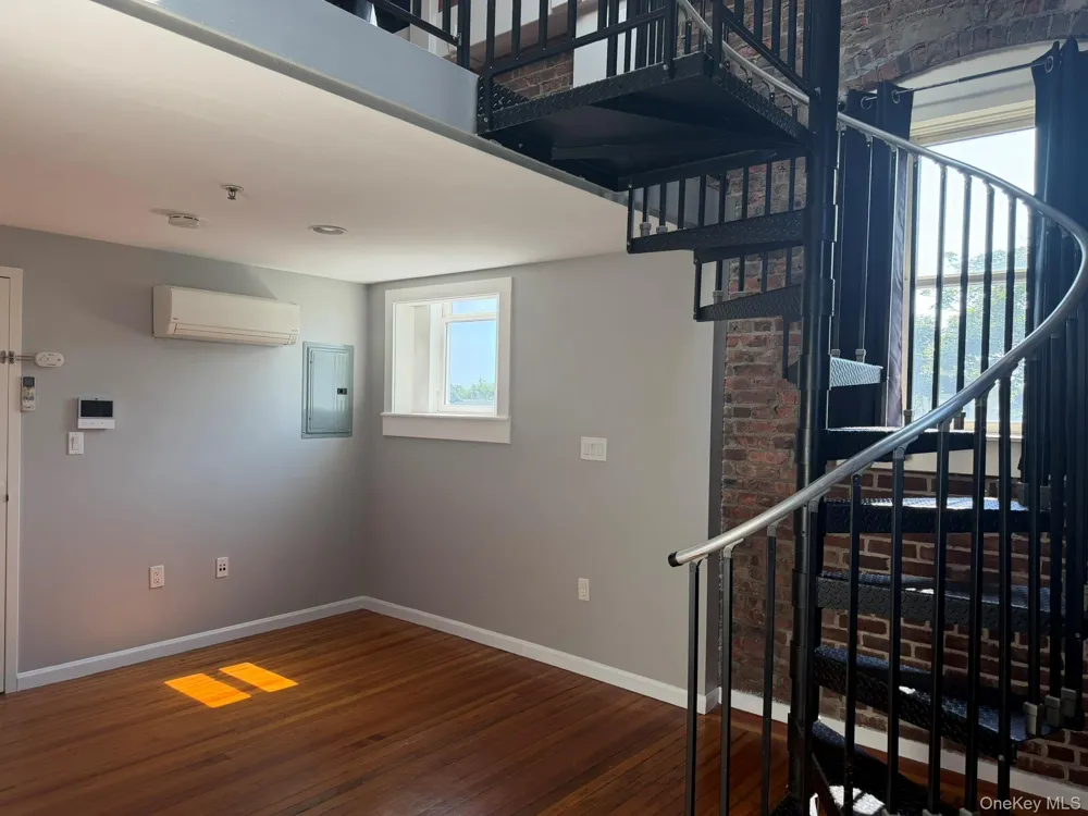 94 4th Ave #314 Bay Shore, NY 11706