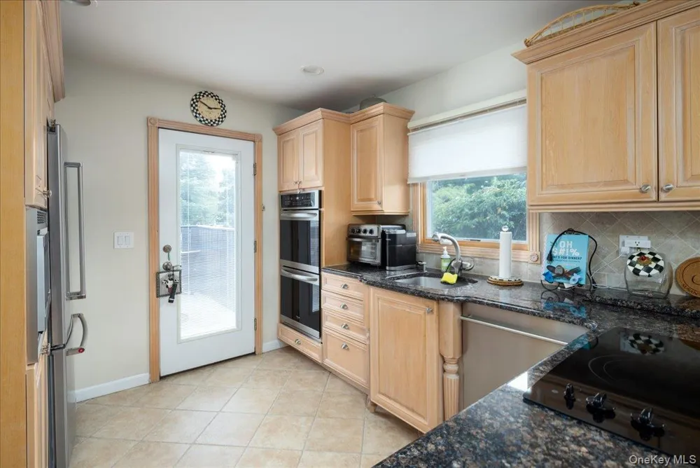 19 Jerold Street Plainview, NY 11803