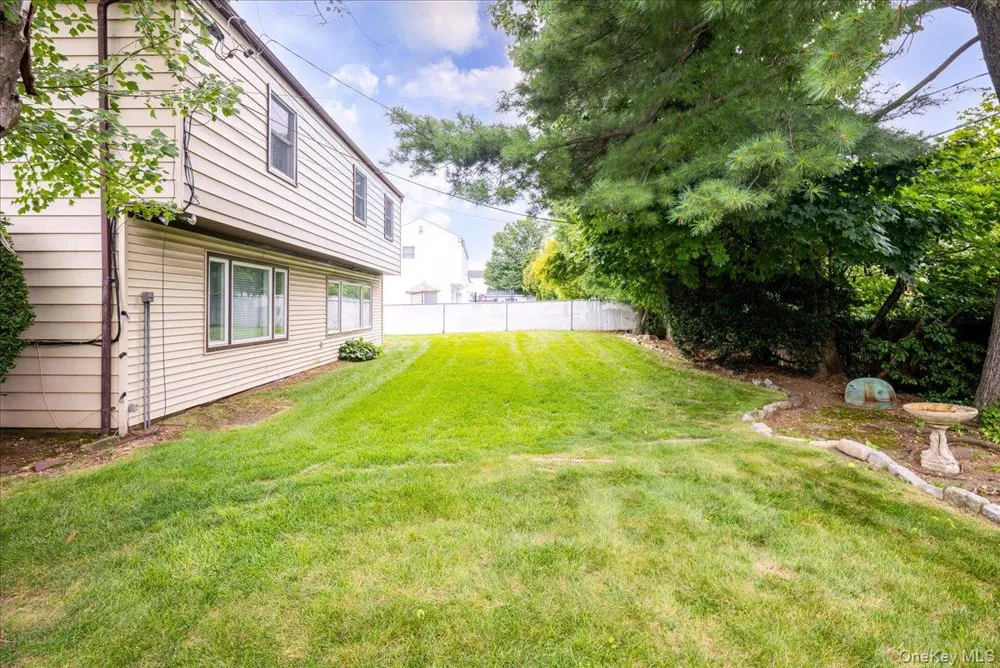 19 Jerold Street Plainview, NY 11803