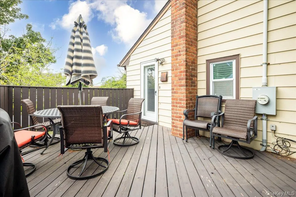 19 Jerold Street Plainview, NY 11803