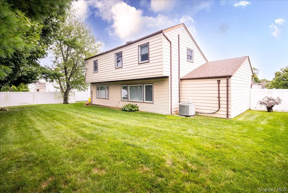 19 Jerold Street Plainview, NY 11803