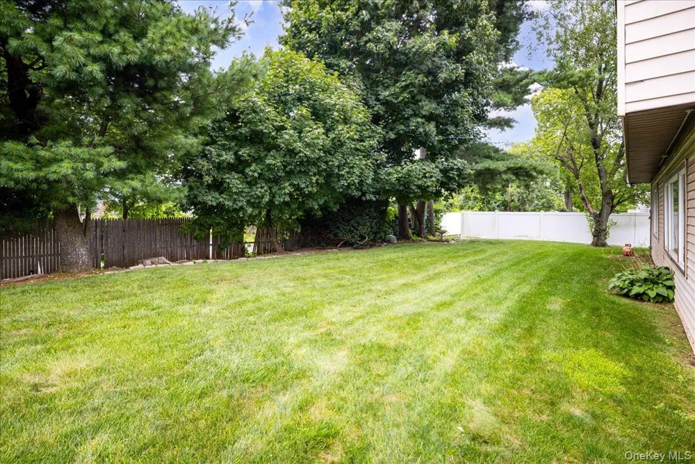 19 Jerold Street Plainview, NY 11803