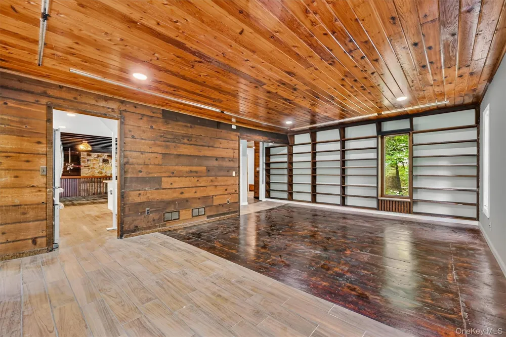 1199 Mombasha Road Monroe, NY 10950