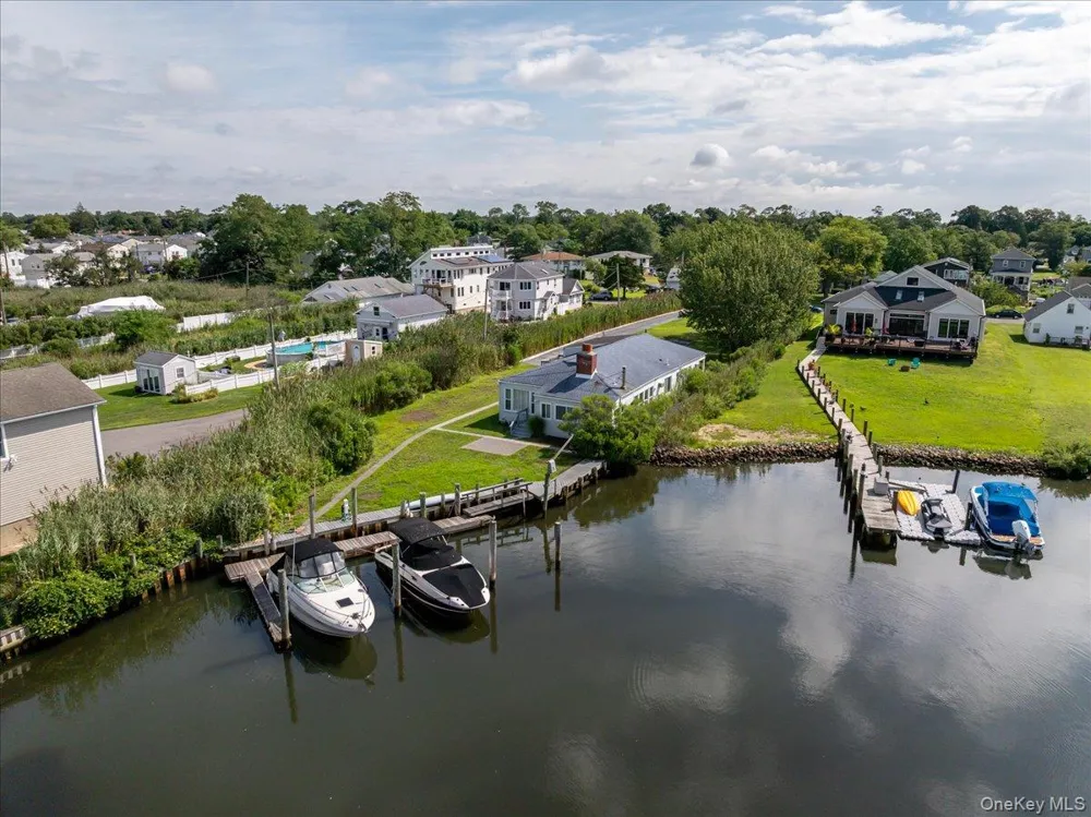 46 Riverdale Avenue Massapequa, NY 11758